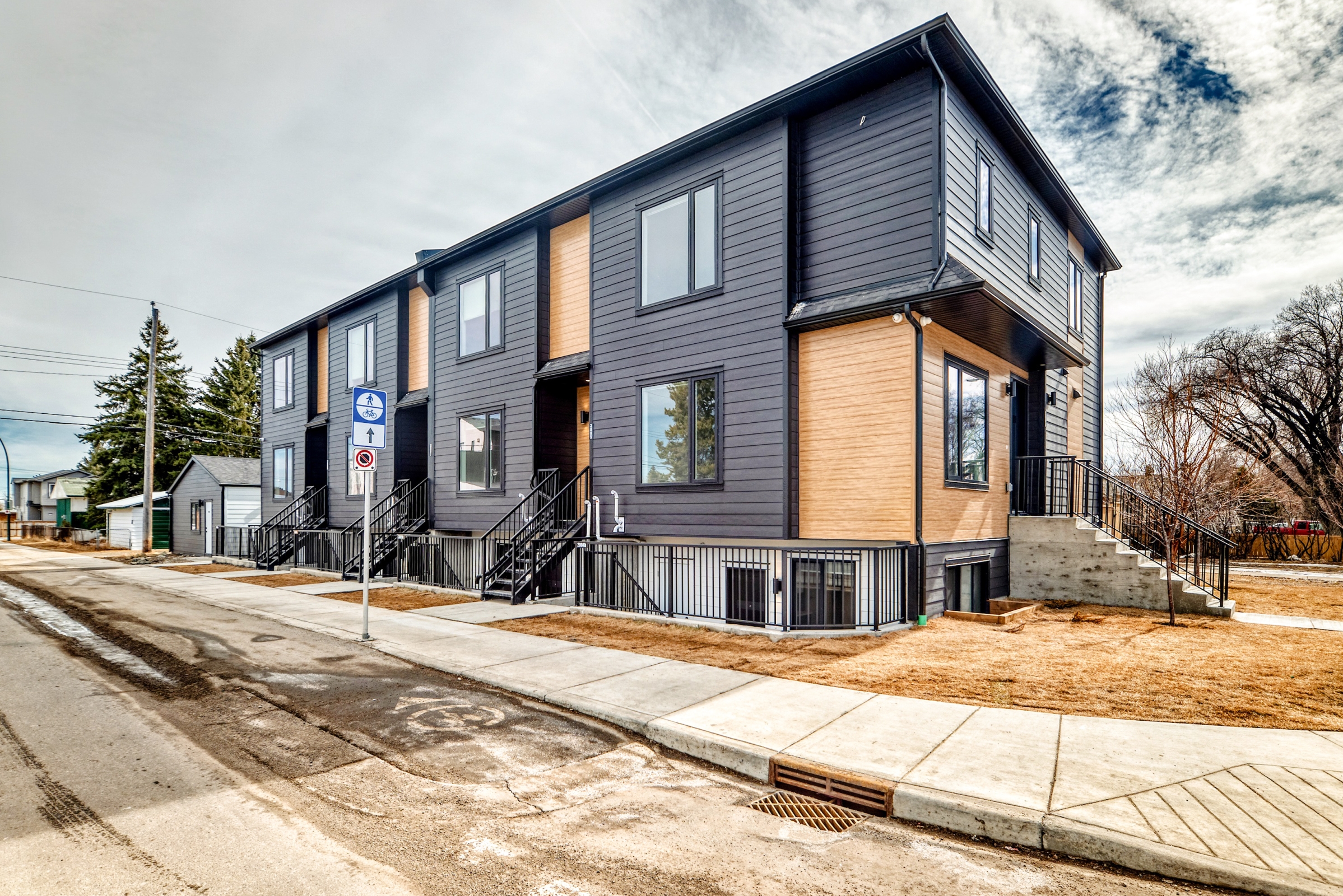 2004 37 St SE, Calgary, Alberta, 3 Bedrooms Bedrooms, ,2 BathroomsBathrooms,Townhome,For Rent,37 St SE,1428 2004 37 St SE, Calgary, Alberta, 3 Bedrooms Bedrooms, ,2 BathroomsBathrooms,Townhome,For Rent,37 St SE,1428