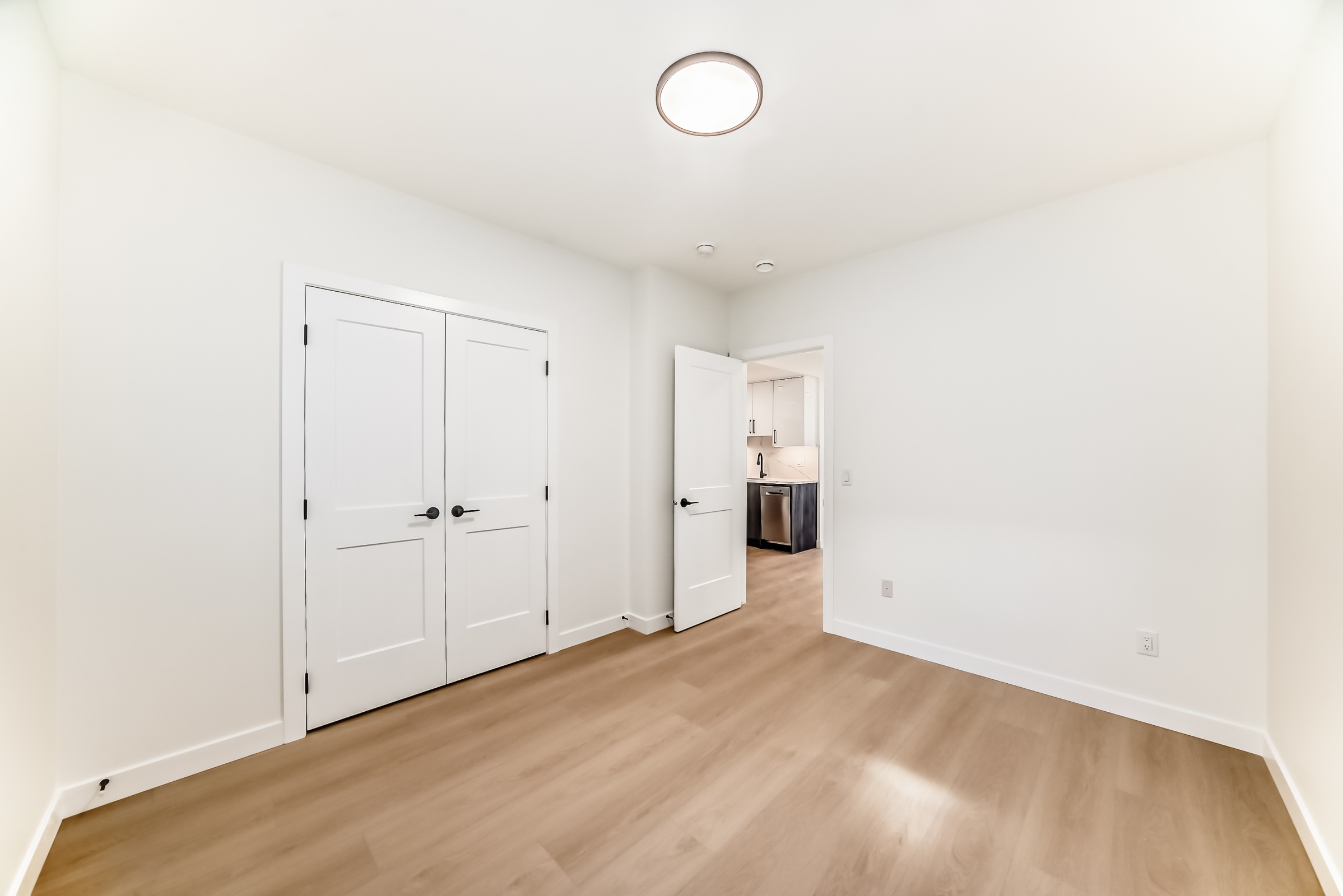 2004 37 St SE, Calgary, Alberta, 1 Bedroom Bedrooms, ,1 BathroomBathrooms,Townhome,For Rent,37 St SE,1429