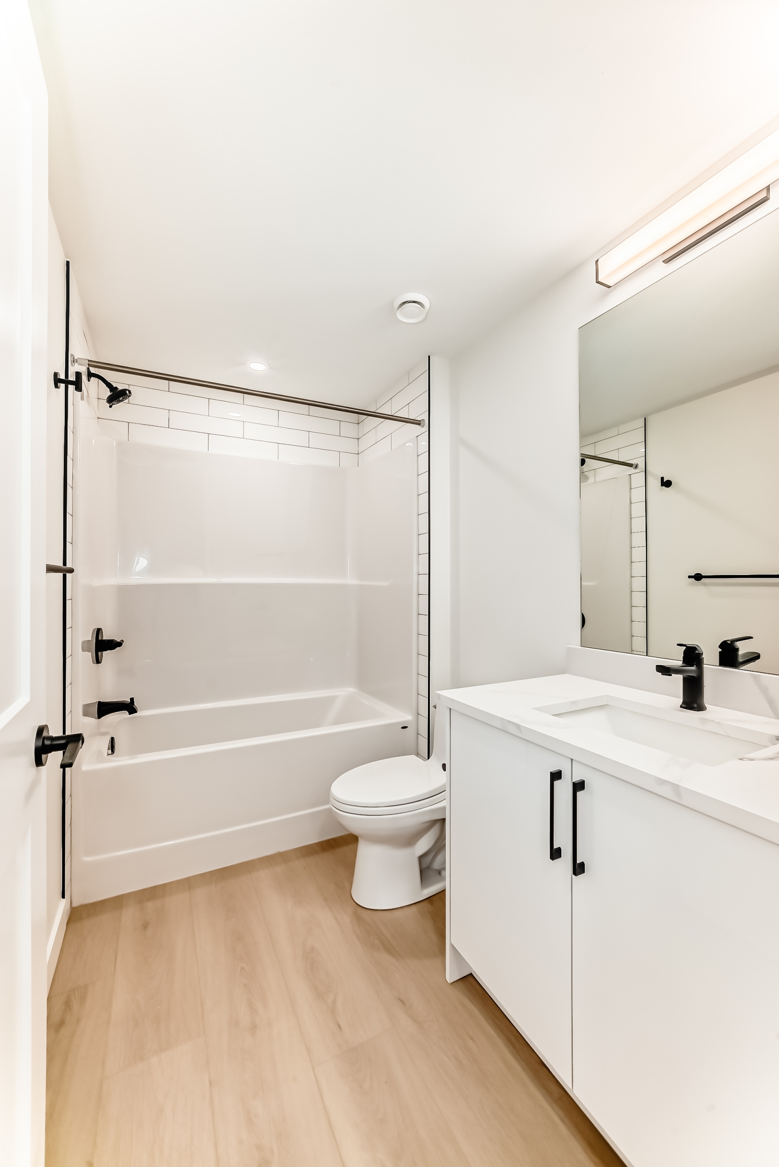 2004 37 St SE, Calgary, Alberta, 1 Bedroom Bedrooms, ,1 BathroomBathrooms,Townhome,For Rent,37 St SE,1429