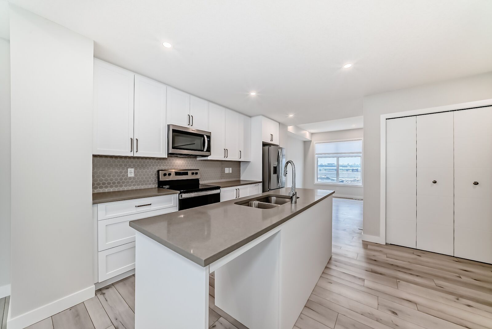 163 Les Jardins Park SE, Calgary, Alberta, 2 Bedrooms Bedrooms, ,2 BathroomsBathrooms,Townhome,For Rent,Les Jardins Park SE,1433 163 Les Jardins Park SE, Calgary, Alberta, 2 Bedrooms Bedrooms, ,2 BathroomsBathrooms,Townhome,For Rent,Les Jardins Park SE,1433