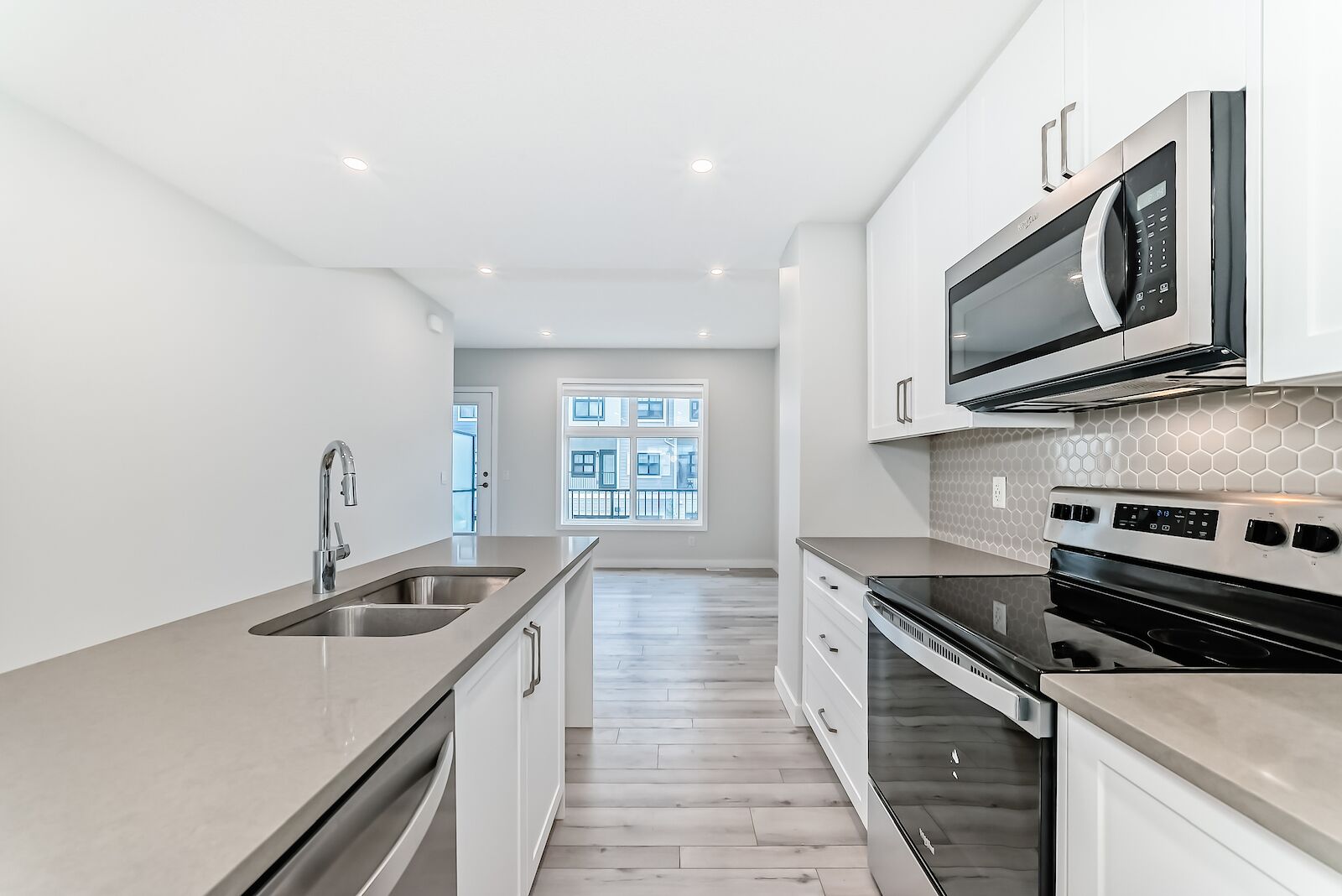 163 Les Jardins Park SE, Calgary, Alberta, 2 Bedrooms Bedrooms, ,2 BathroomsBathrooms,Townhome,For Rent,Les Jardins Park SE,1433 163 Les Jardins Park SE, Calgary, Alberta, 2 Bedrooms Bedrooms, ,2 BathroomsBathrooms,Townhome,For Rent,Les Jardins Park SE,1433