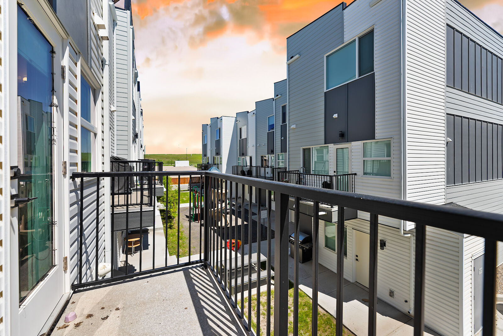 302, 101 Panatella Sq NW, Calgary, Alberta, 3 Bedrooms Bedrooms, ,3 BathroomsBathrooms,Townhome,For Rent,Panatella Sq NW,302,1437