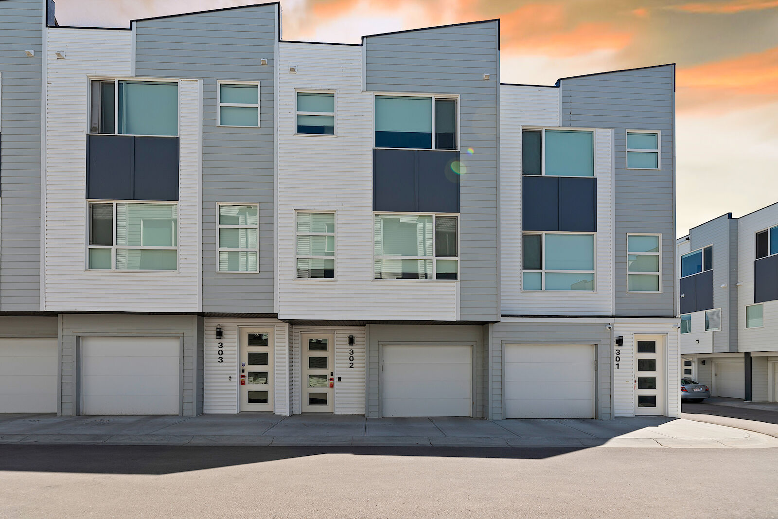 302, 101 Panatella Sq NW, Calgary, Alberta, 3 Bedrooms Bedrooms, ,3 BathroomsBathrooms,Townhome,For Rent,Panatella Sq NW,302,1437
