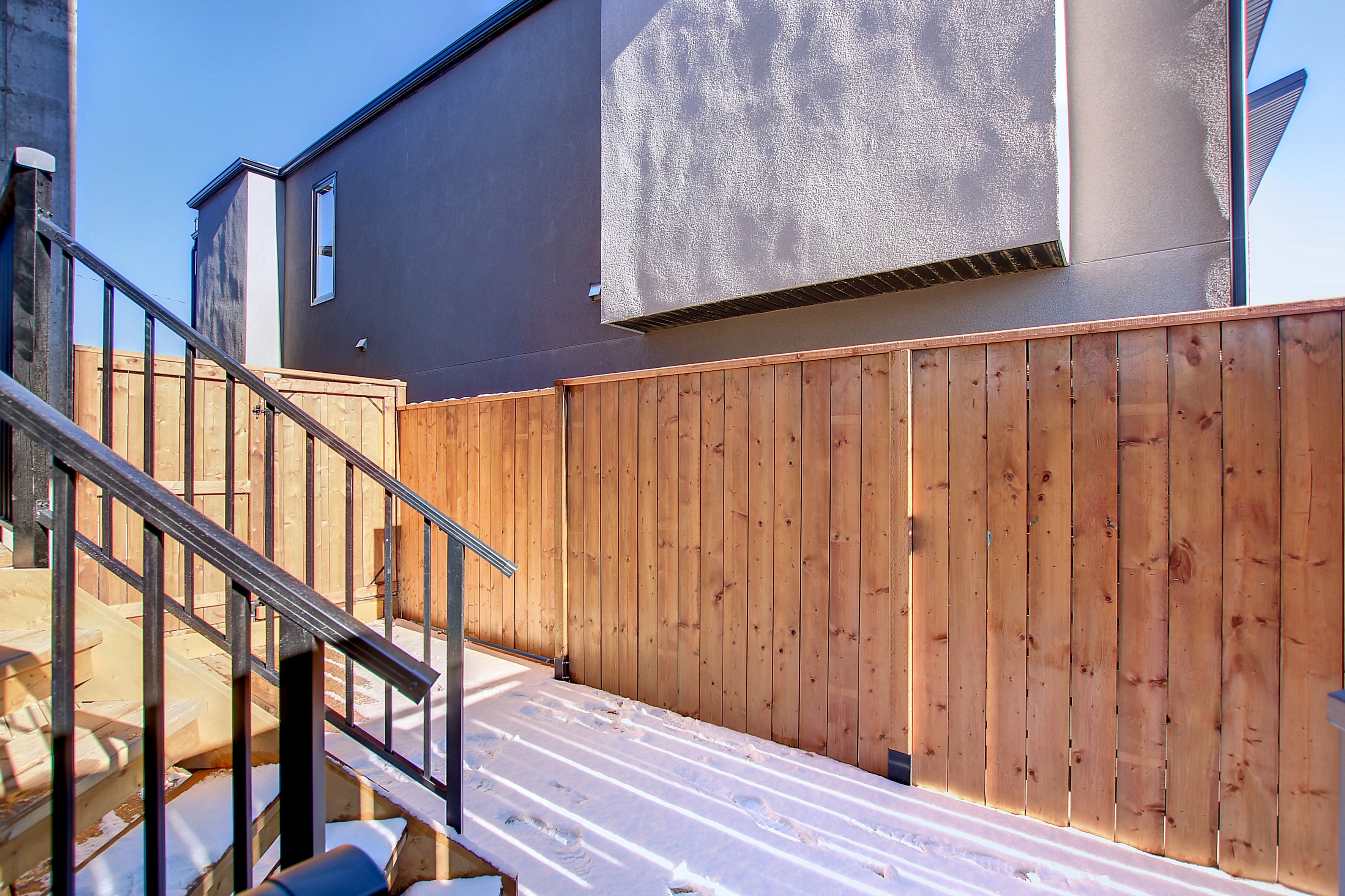 1743 33 Ave SW, Calgary, Alberta, 3 Bedrooms Bedrooms, ,2 BathroomsBathrooms,Townhome,For Rent,33 Ave SW,1447