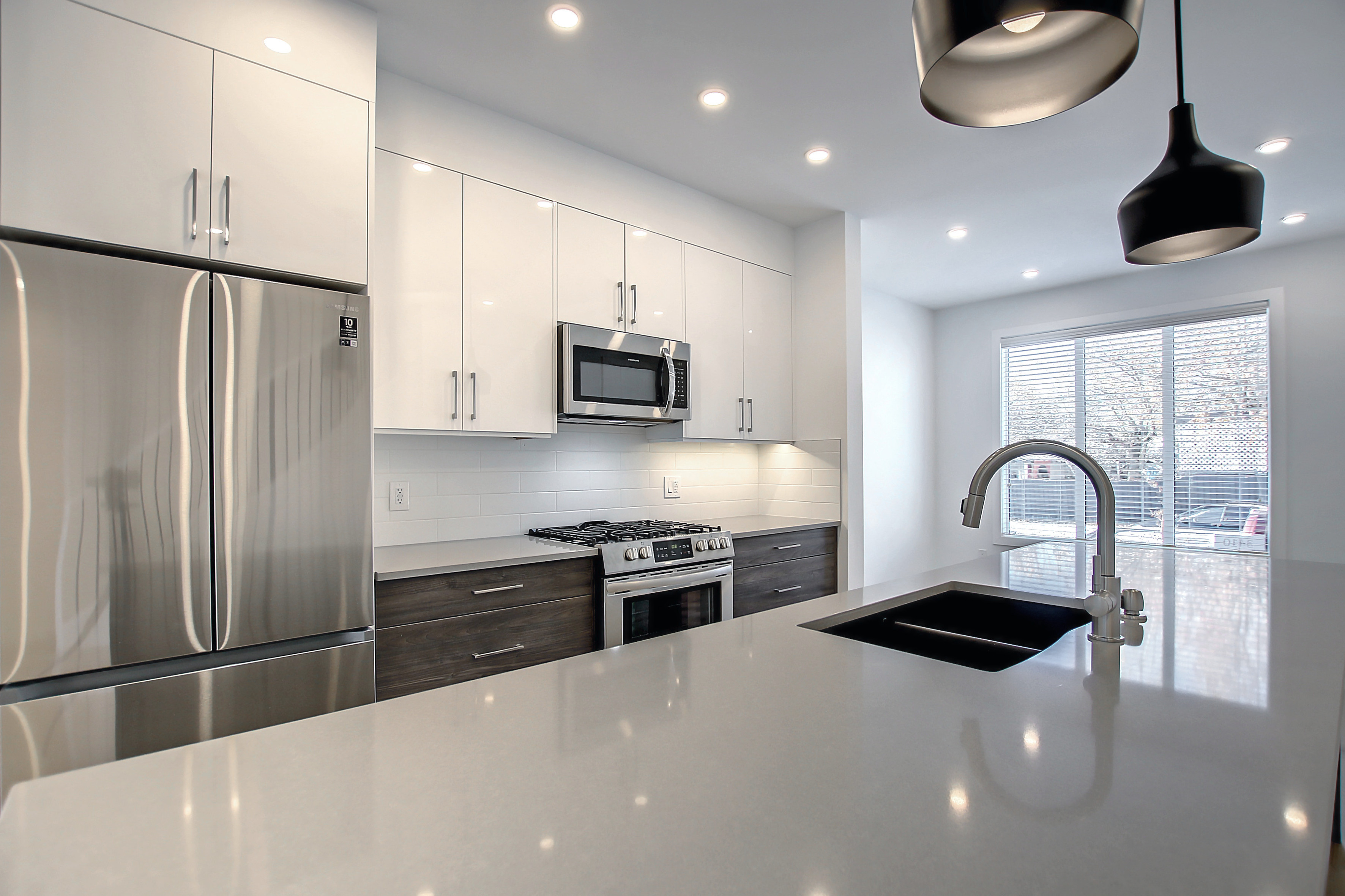1743 33 Ave SW, Calgary, Alberta, 3 Bedrooms Bedrooms, ,2 BathroomsBathrooms,Townhome,For Rent,33 Ave SW,1447