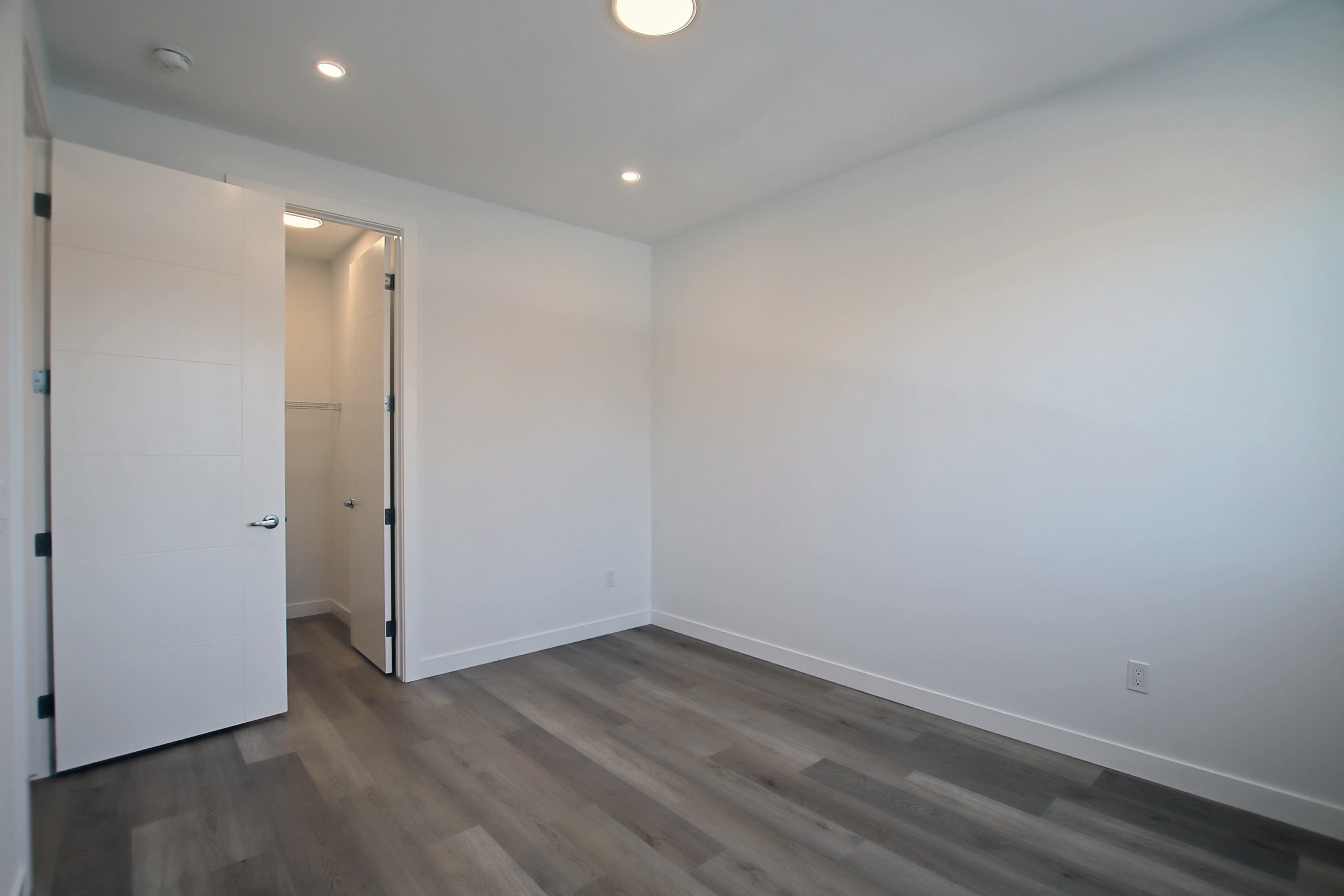 1743 33 Ave SW, Calgary, Alberta, 3 Bedrooms Bedrooms, ,2 BathroomsBathrooms,Townhome,For Rent,33 Ave SW,1447