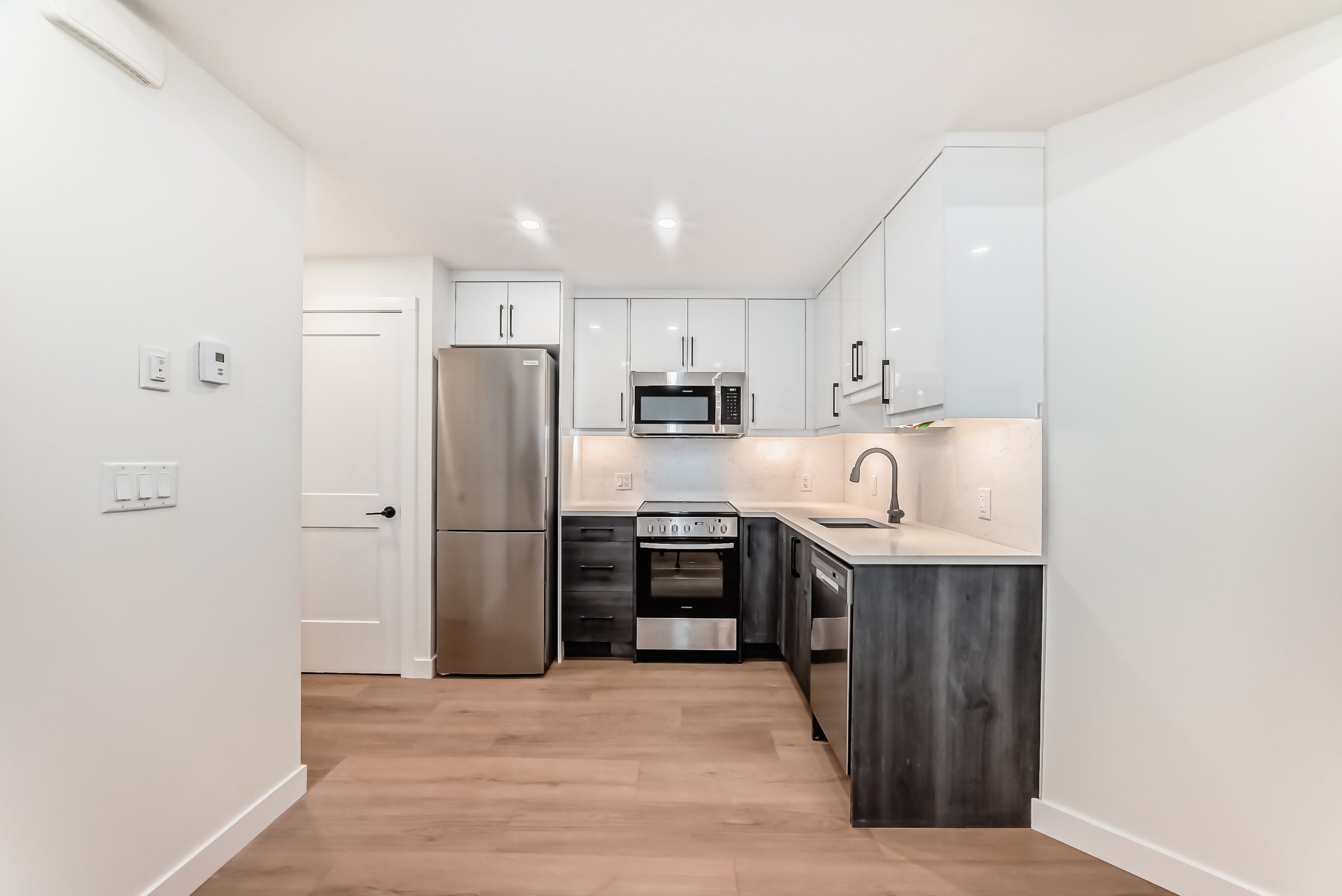 2039 41 St SE, Calgary, Alberta, 1 Bedroom Bedrooms, 0 ,1 BathroomBathrooms,Townhome,For Rent,41 St SE,1450