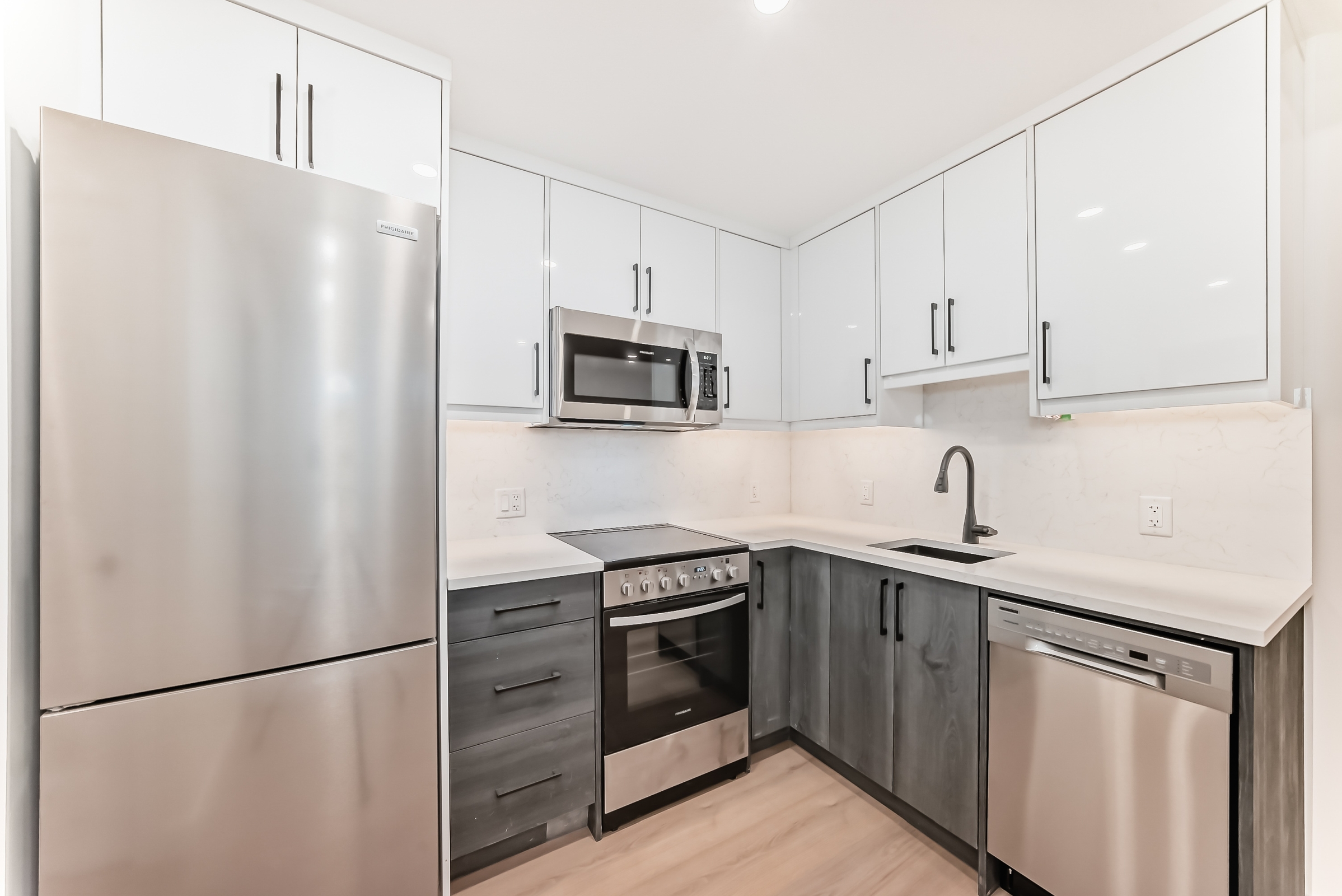 2039 41 St SE, Calgary, Alberta, 1 Bedroom Bedrooms, 0 ,1 BathroomBathrooms,Townhome,For Rent,41 St SE,1450