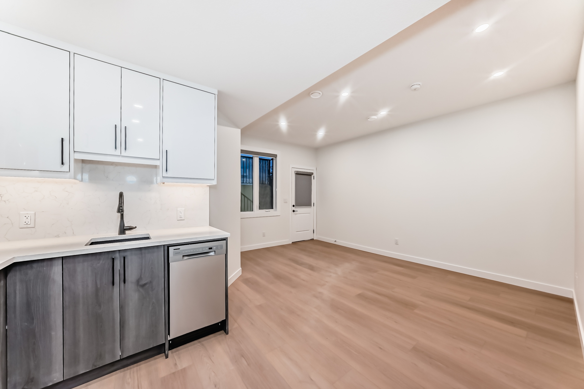 2039 41 St SE, Calgary, Alberta, 1 Bedroom Bedrooms, 0 ,1 BathroomBathrooms,Townhome,For Rent,41 St SE,1450