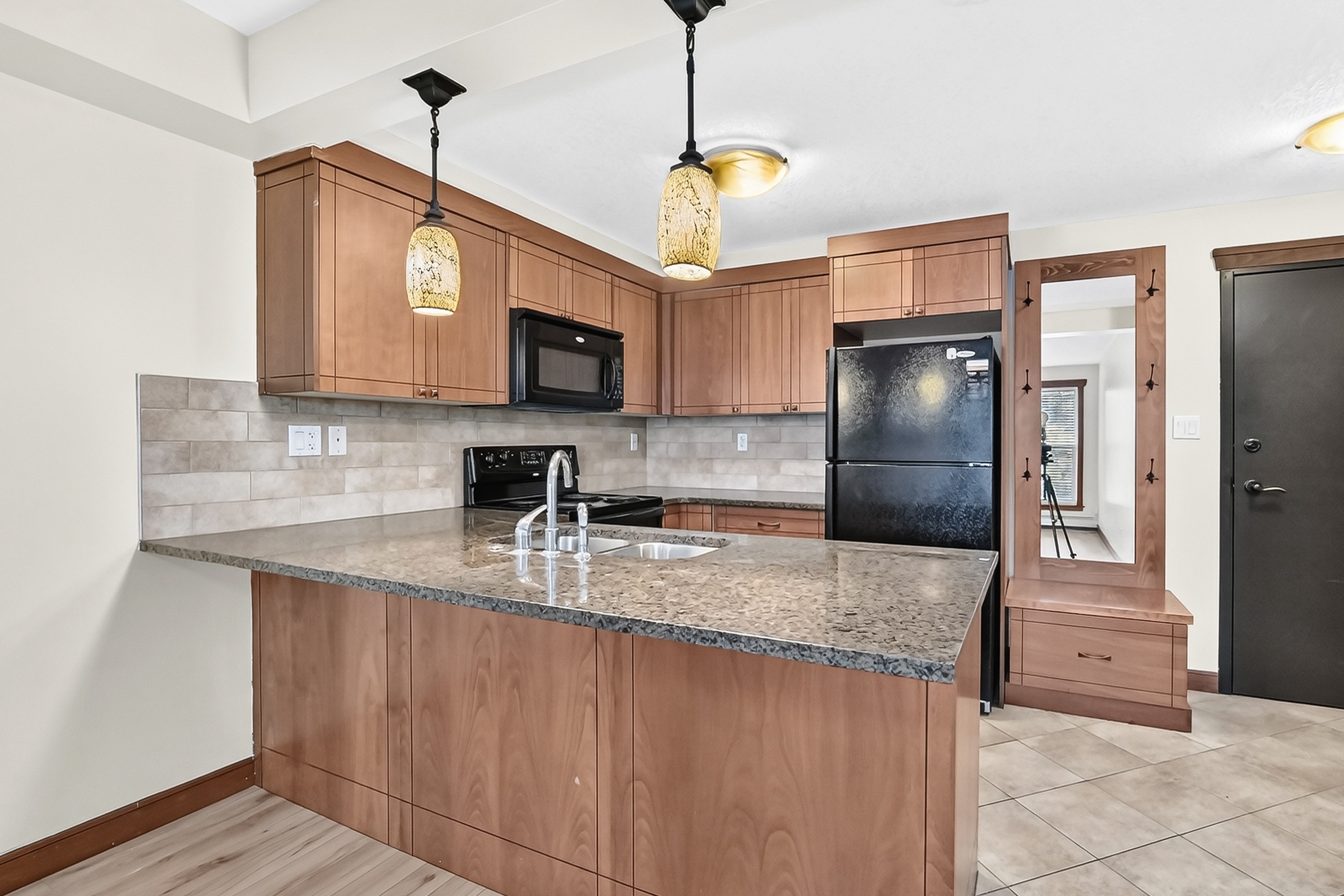 204, 315 50 Ave SW, Calgary, Alberta, 1 Bedroom Bedrooms, 0 ,1 BathroomBathrooms,Condo,For Rent,The Windsor,50 Ave SW,204,1453