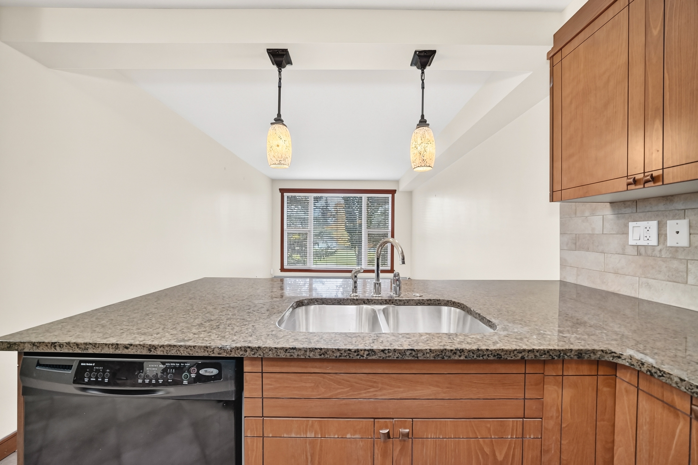 204, 315 50 Ave SW, Calgary, Alberta, 1 Bedroom Bedrooms, 0 ,1 BathroomBathrooms,Condo,For Rent,The Windsor,50 Ave SW,204,1453