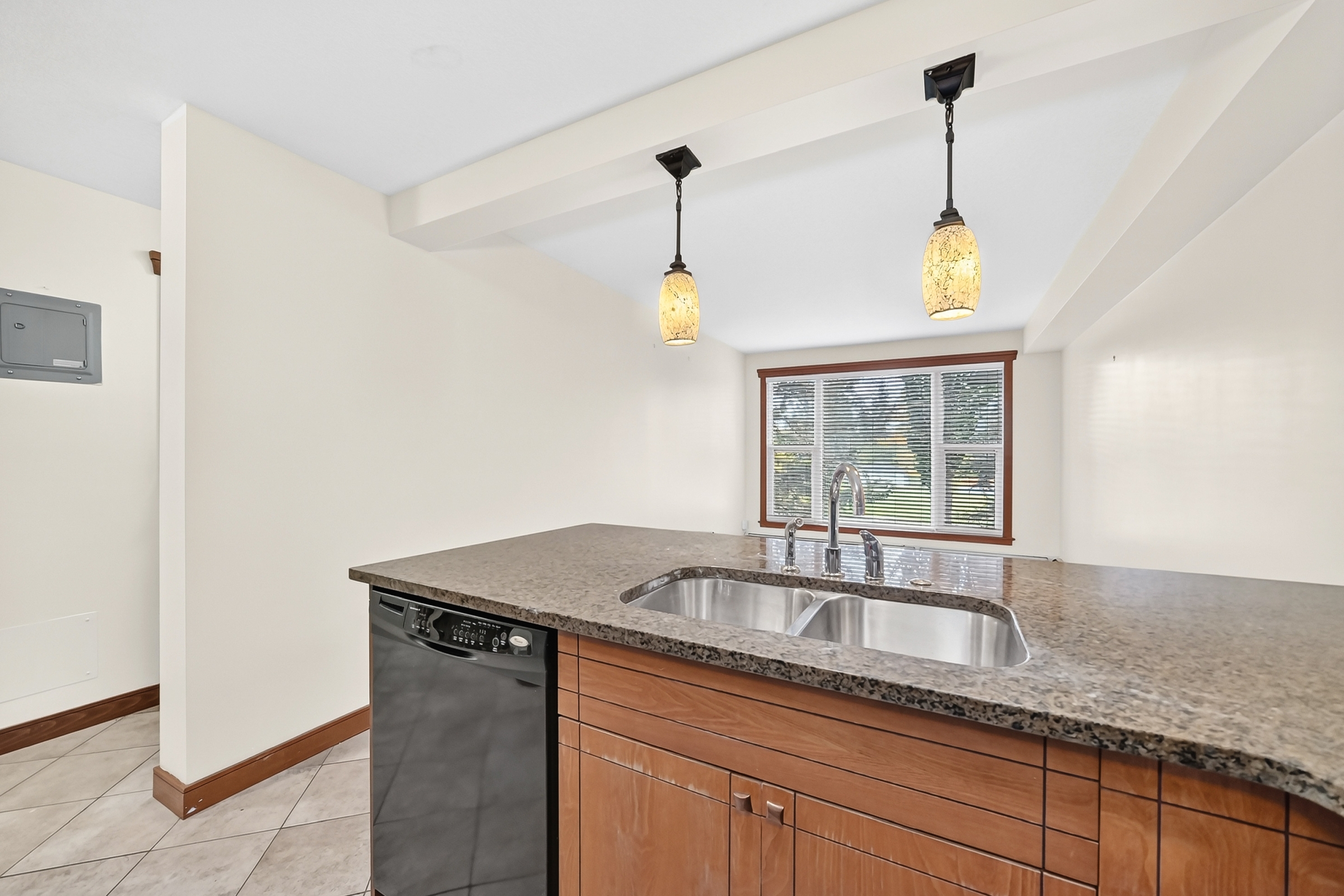 204, 315 50 Ave SW, Calgary, Alberta, 1 Bedroom Bedrooms, 0 ,1 BathroomBathrooms,Condo,For Rent,The Windsor,50 Ave SW,204,1453