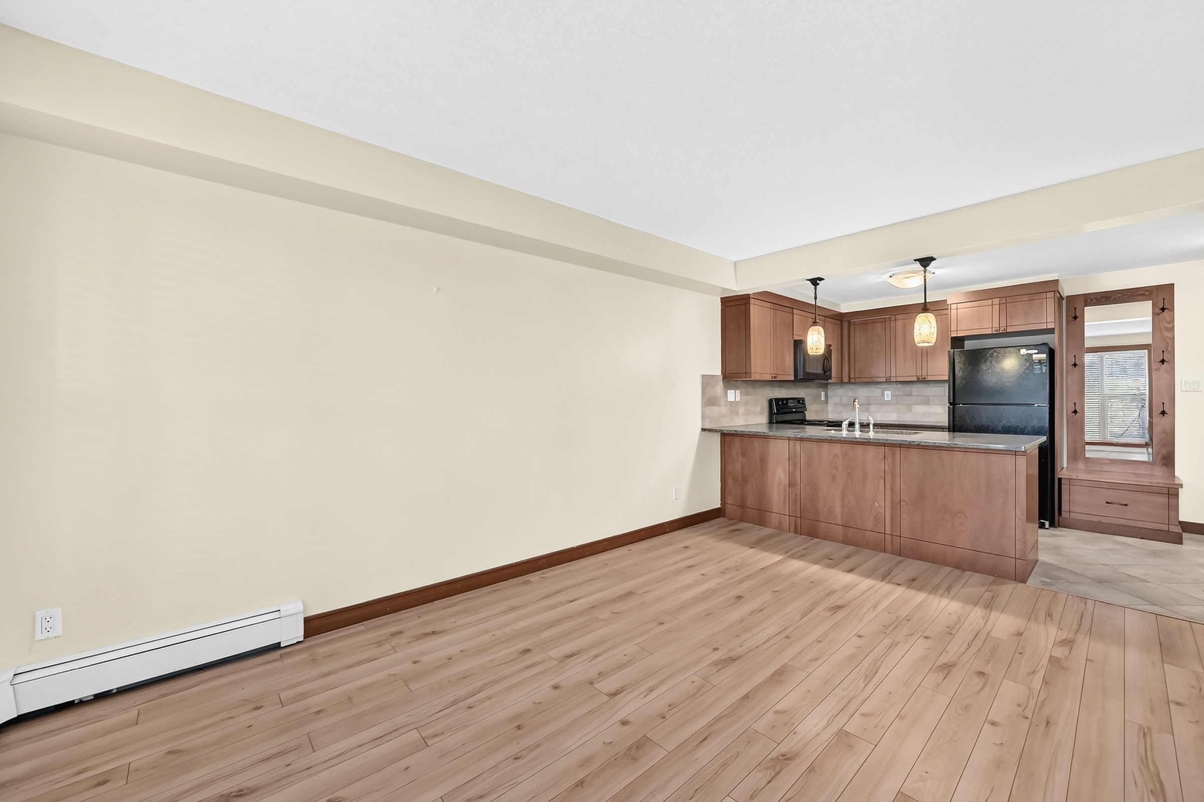 204, 315 50 Ave SW, Calgary, Alberta, 1 Bedroom Bedrooms, 0 ,1 BathroomBathrooms,Condo,For Rent,The Windsor,50 Ave SW,204,1453